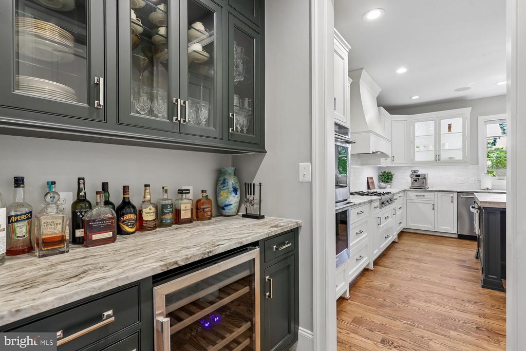 5116 WHITE FLINT DRIVE