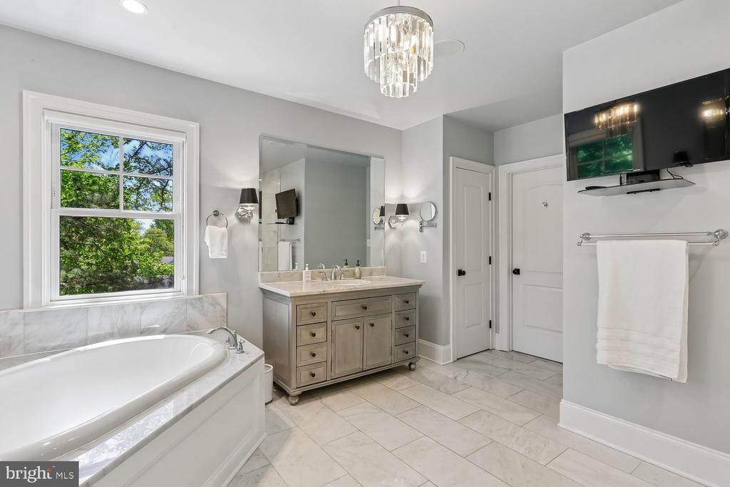 5116 WHITE FLINT DRIVE