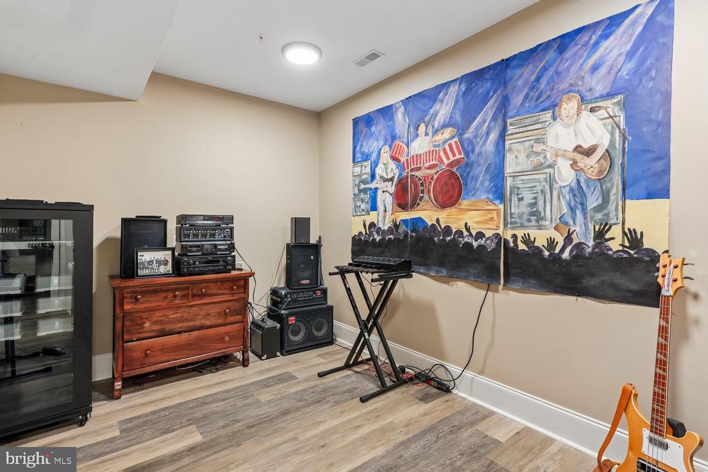 5116 WHITE FLINT DRIVE