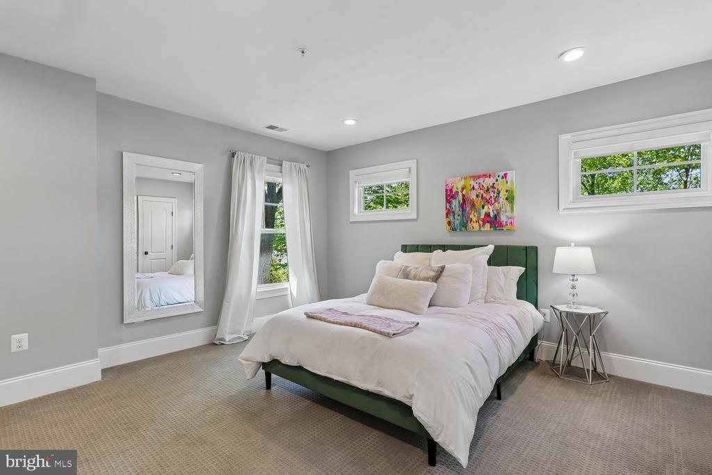 5116 WHITE FLINT DRIVE