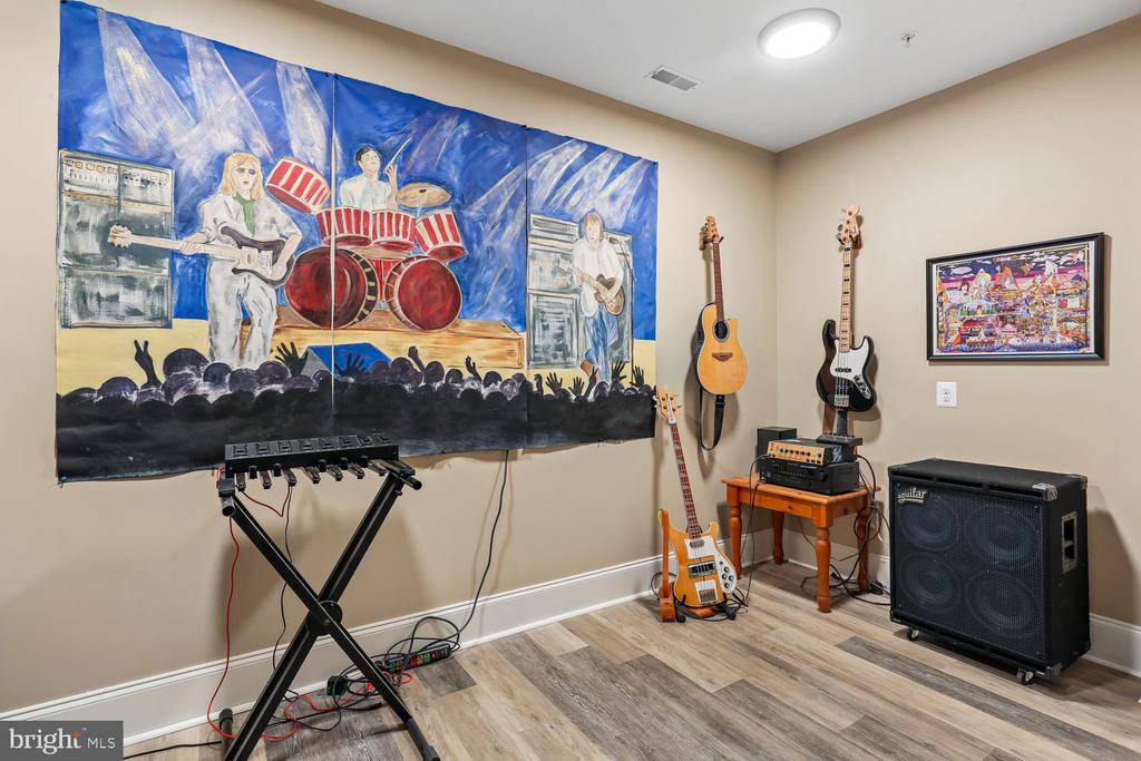 5116 WHITE FLINT DRIVE