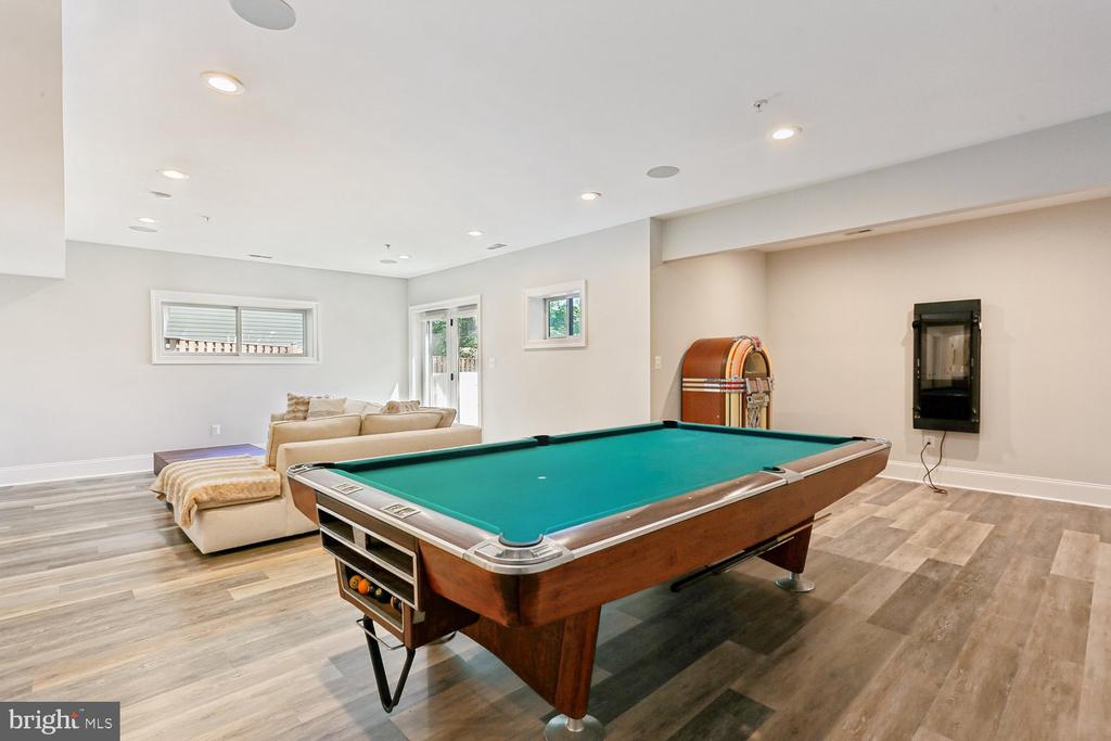 5116 WHITE FLINT DRIVE