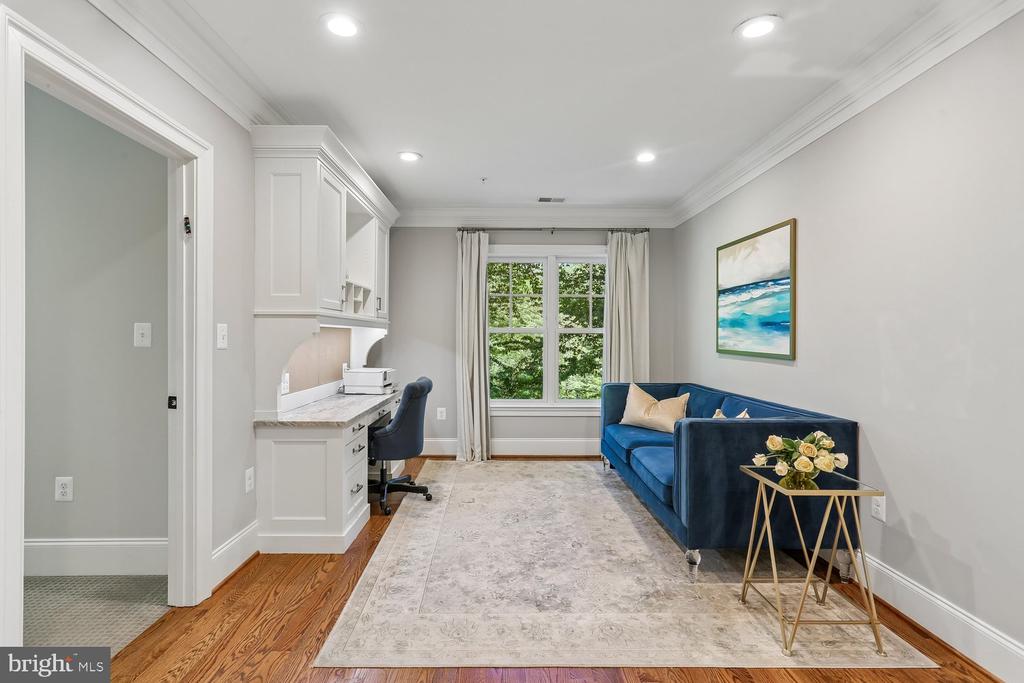 5116 WHITE FLINT DRIVE
