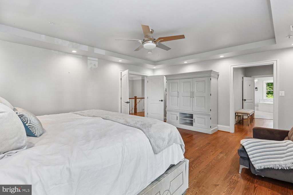 5116 WHITE FLINT DRIVE