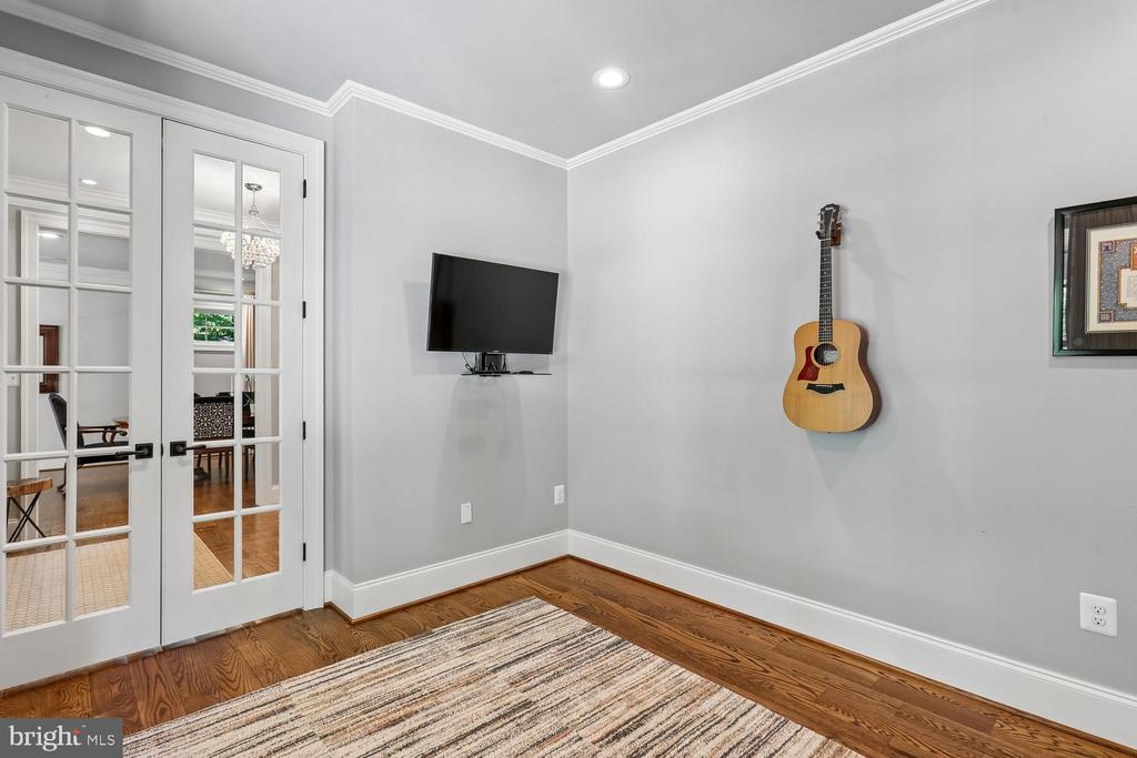 5116 WHITE FLINT DRIVE