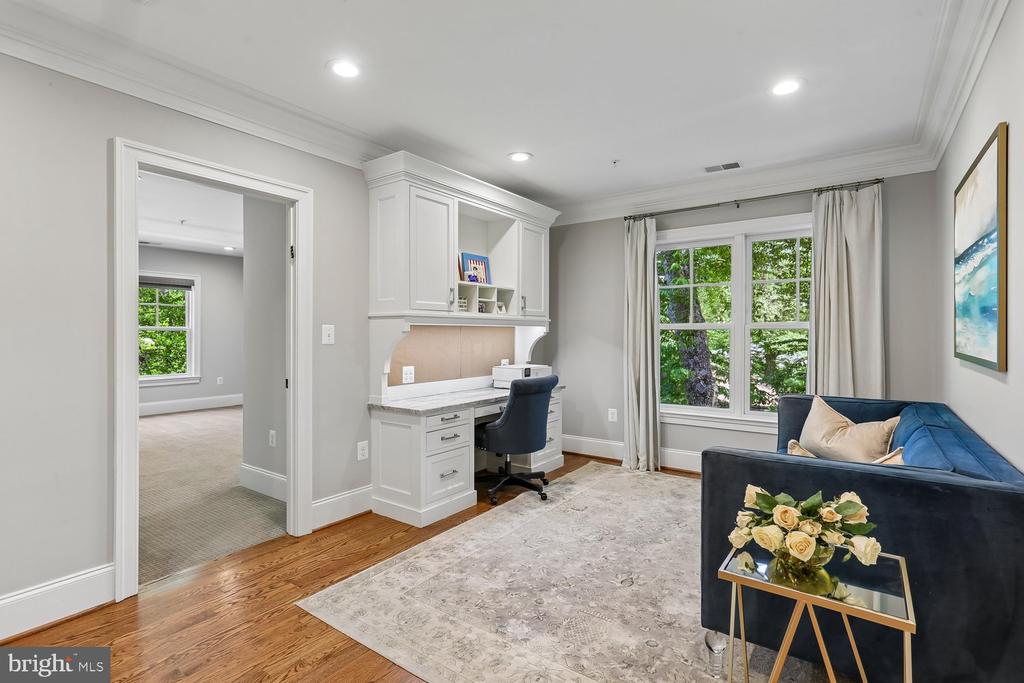 5116 WHITE FLINT DRIVE
