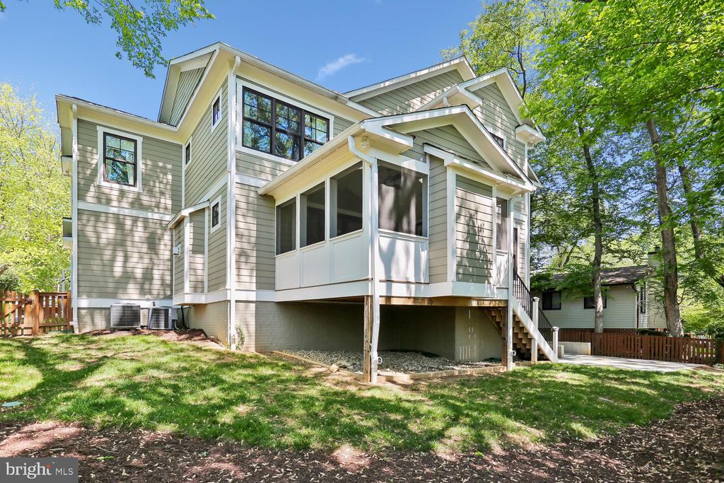 5116 WHITE FLINT DRIVE