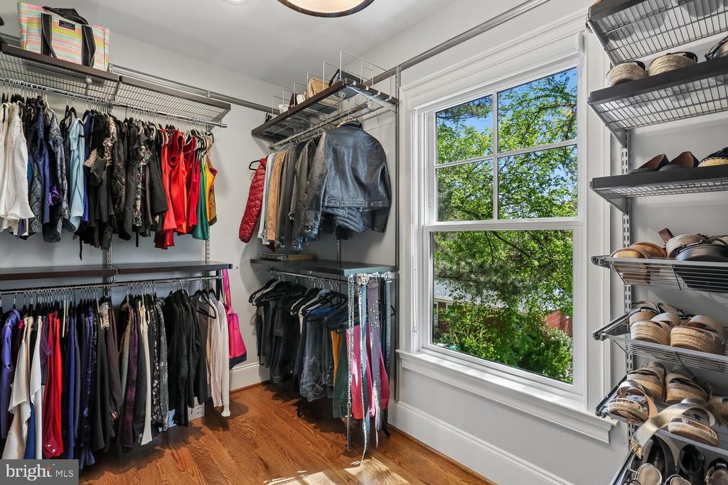 5116 WHITE FLINT DRIVE