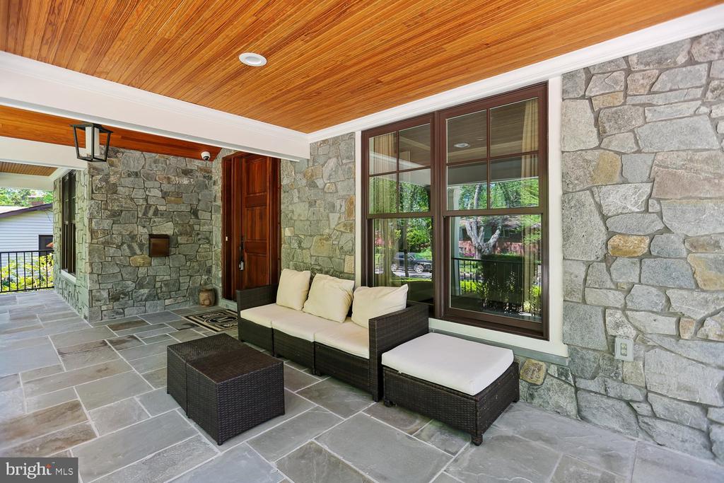 5116 WHITE FLINT DRIVE