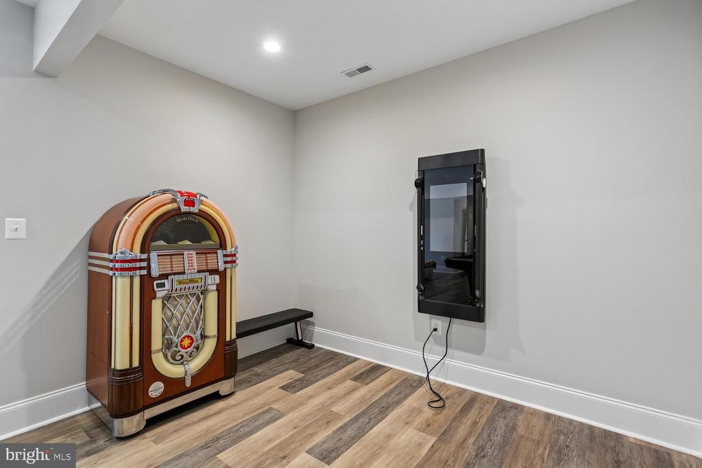 5116 WHITE FLINT DRIVE