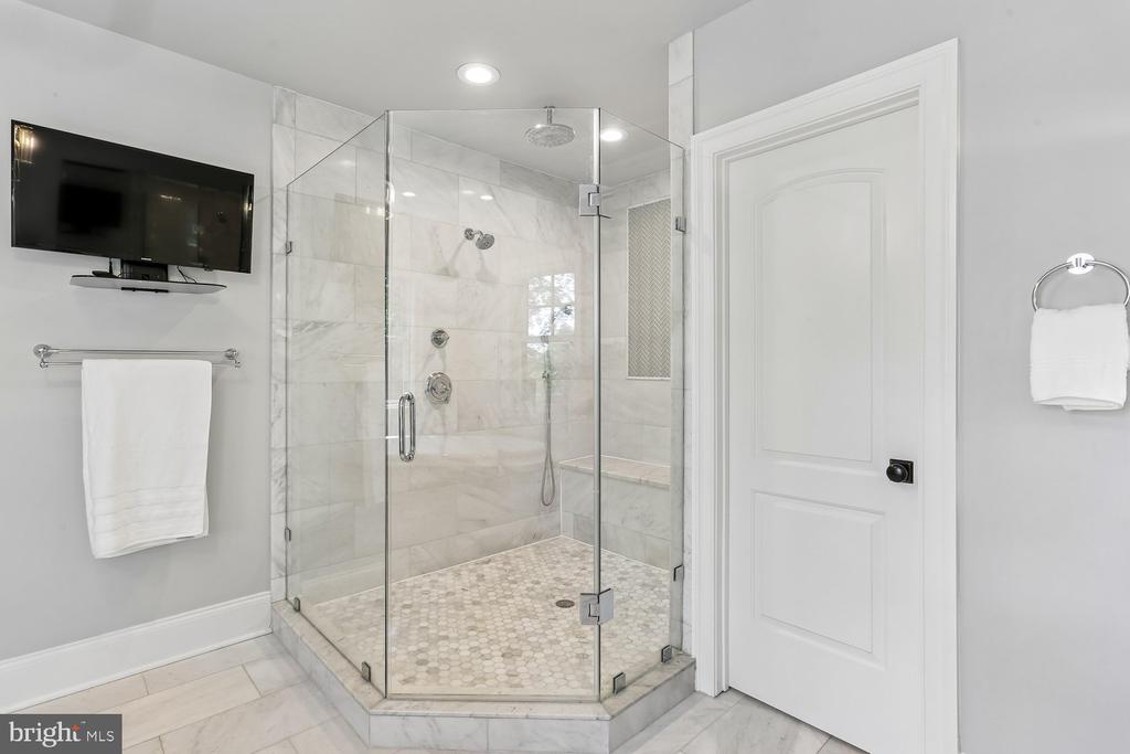 5116 WHITE FLINT DRIVE