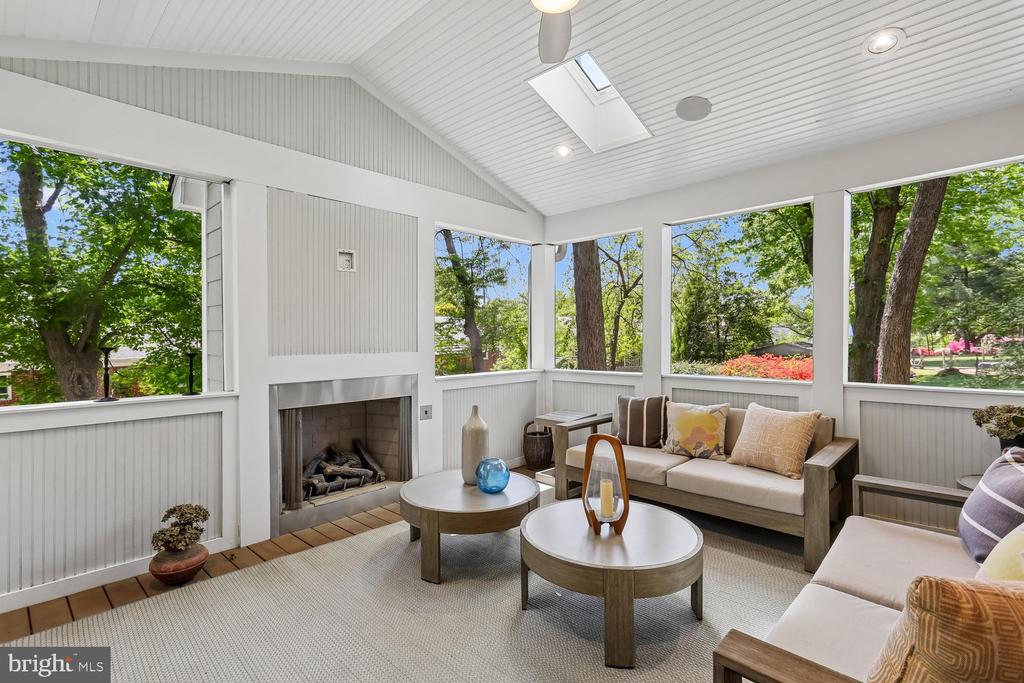 5116 WHITE FLINT DRIVE