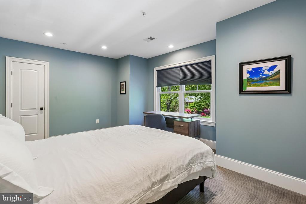 5116 WHITE FLINT DRIVE