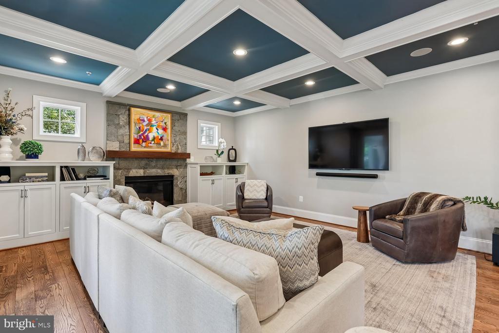 5116 WHITE FLINT DRIVE