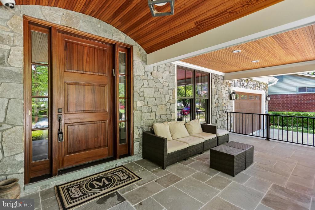 5116 WHITE FLINT DRIVE