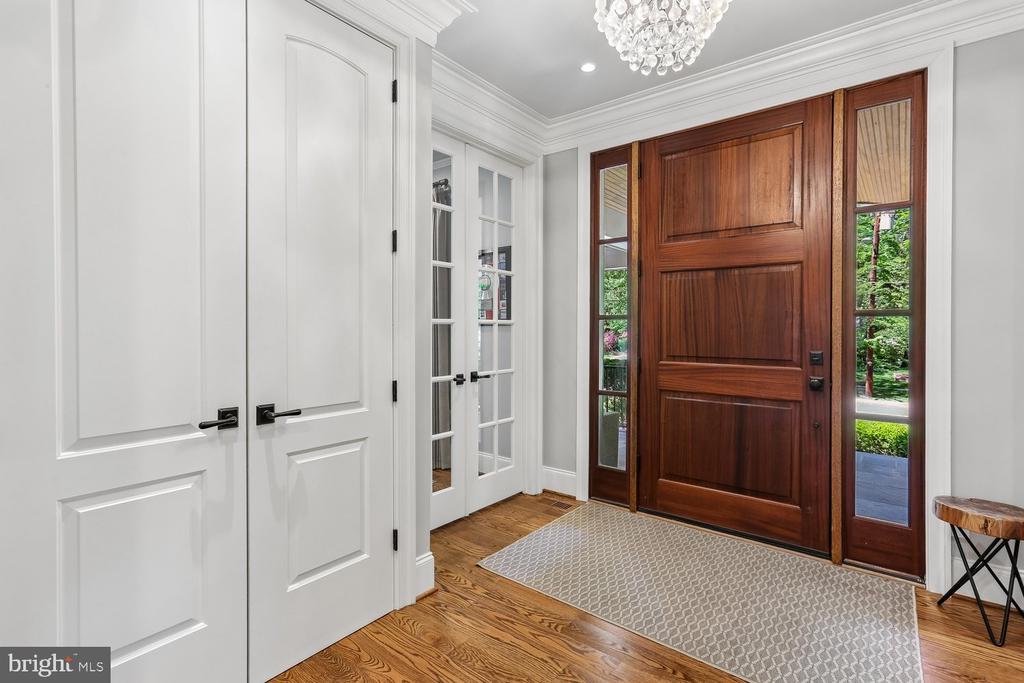 5116 WHITE FLINT DRIVE