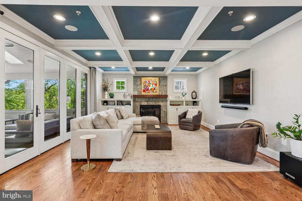 5116 WHITE FLINT DRIVE