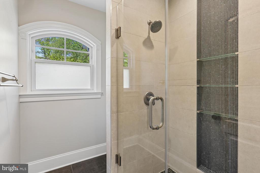 5116 WHITE FLINT DRIVE
