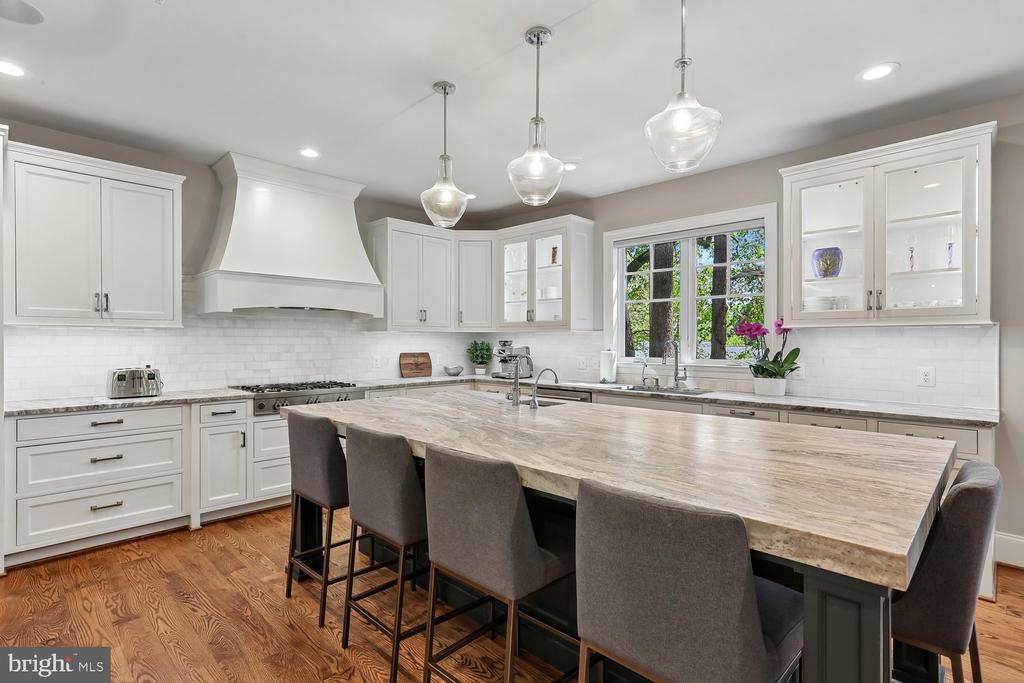 5116 WHITE FLINT DRIVE