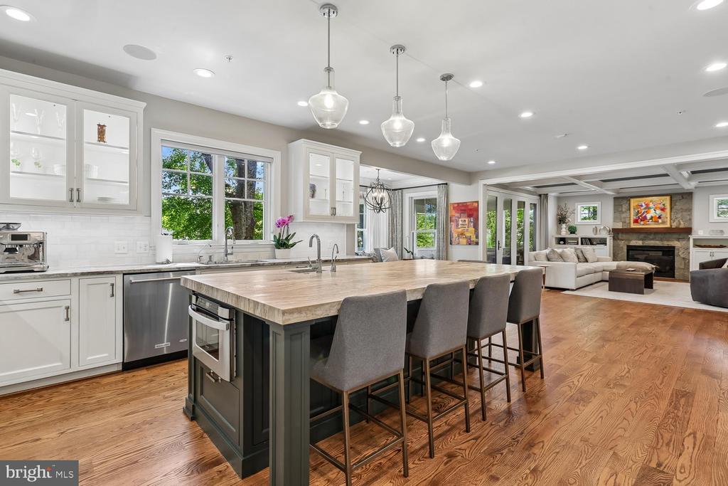 5116 WHITE FLINT DRIVE