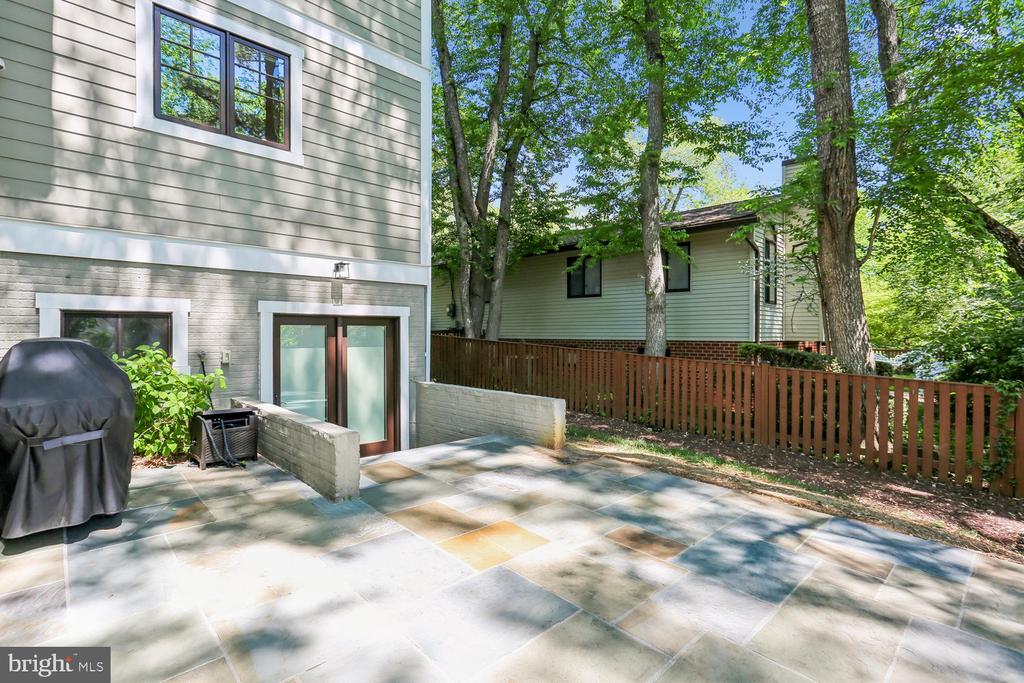 5116 WHITE FLINT DRIVE