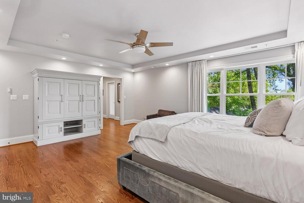 5116 WHITE FLINT DRIVE