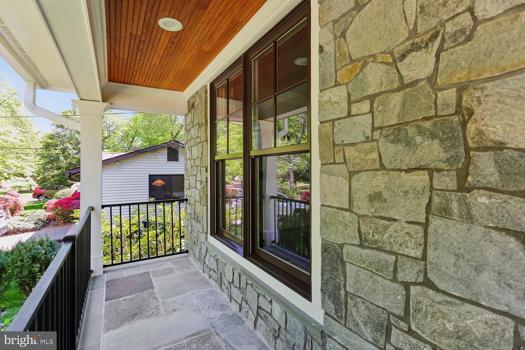 5116 WHITE FLINT DRIVE