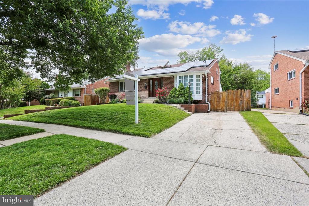 3709 KENWAY STREET