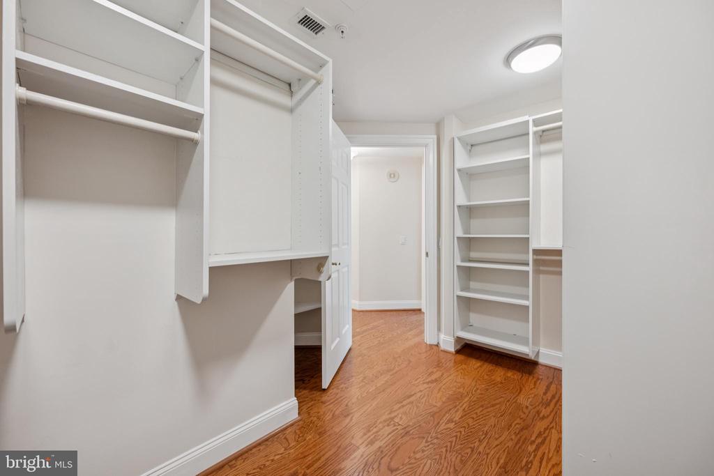 5630 WISCONSIN AVENUE Unit: 506