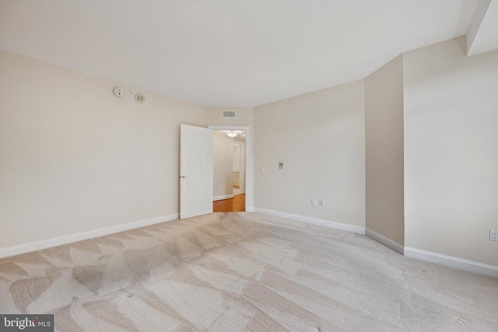 5630 WISCONSIN AVENUE Unit: 506