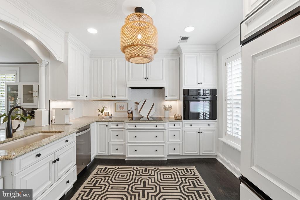 3523 HAMLET PLACE Unit: 501