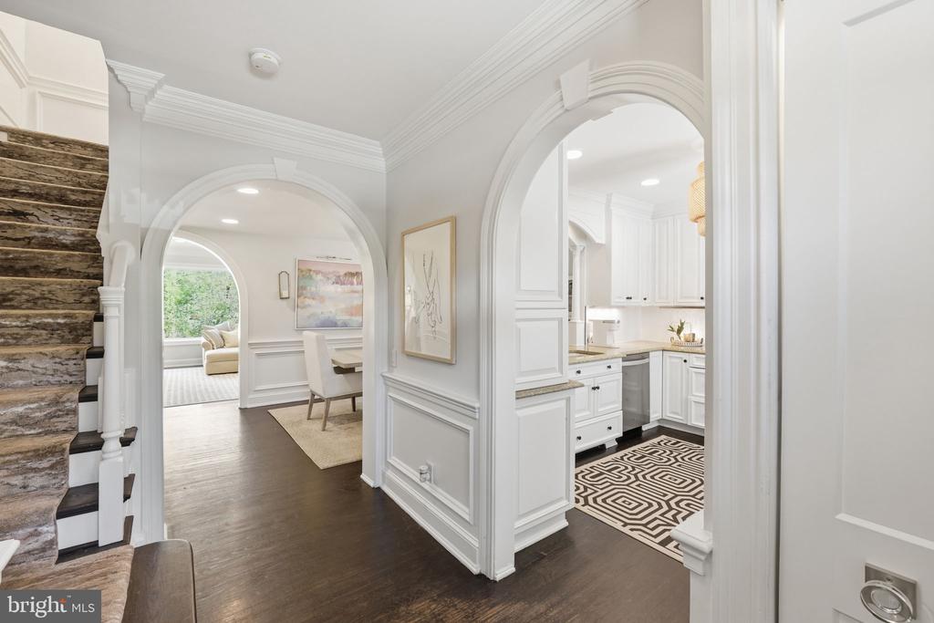3523 HAMLET PLACE Unit: 501