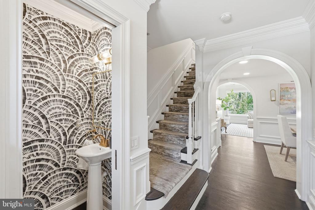 3523 HAMLET PLACE Unit: 501