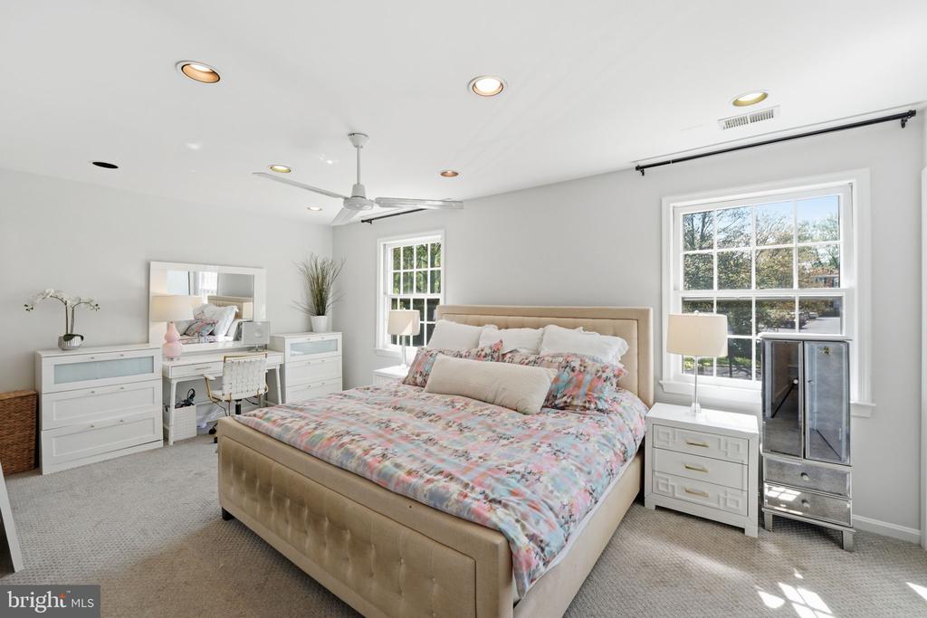 3523 HAMLET PLACE Unit: 501