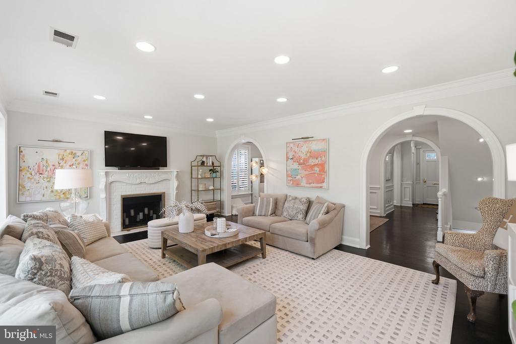 3523 HAMLET PLACE Unit: 501