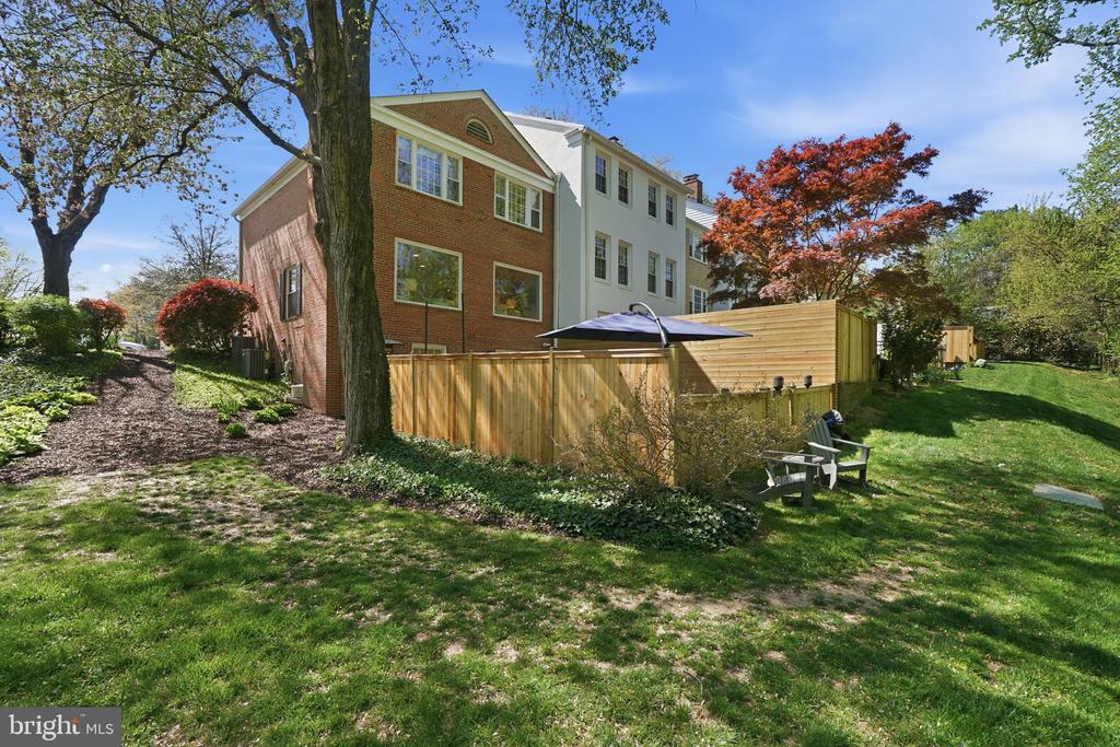 3523 HAMLET PLACE Unit: 501