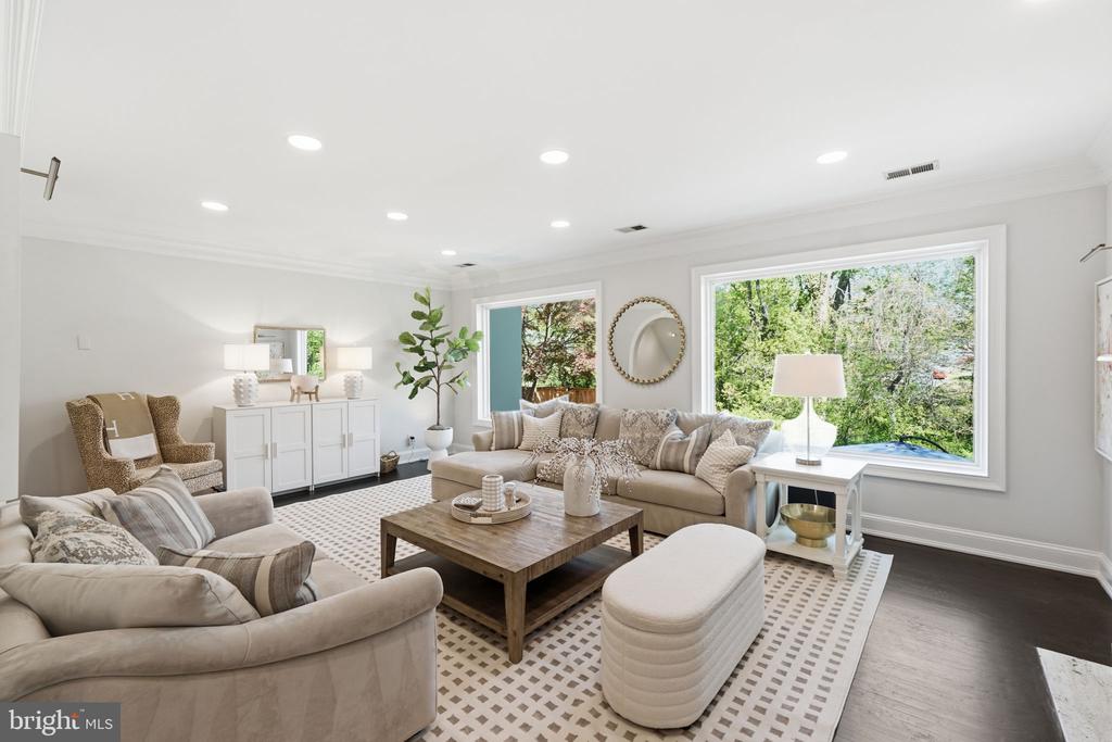 3523 HAMLET PLACE Unit: 501