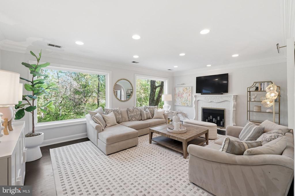 3523 HAMLET PLACE Unit: 501