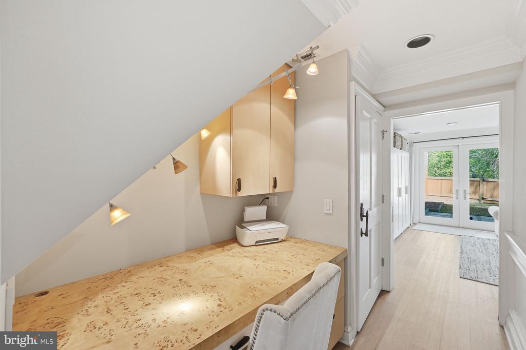 3523 HAMLET PLACE Unit: 501