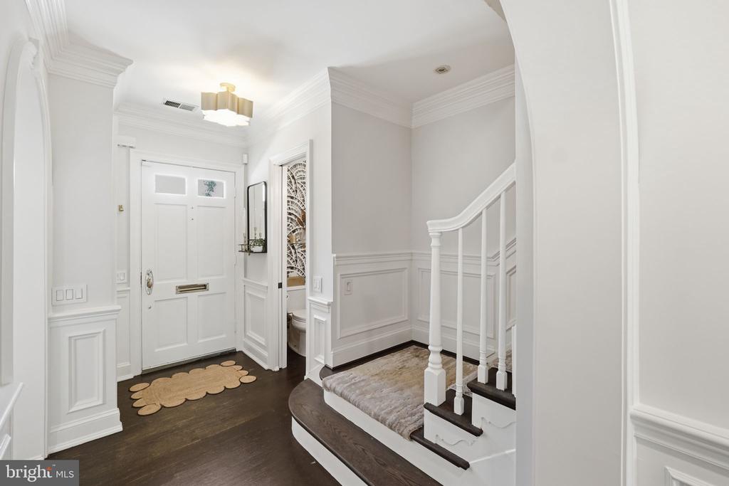 3523 HAMLET PLACE Unit: 501