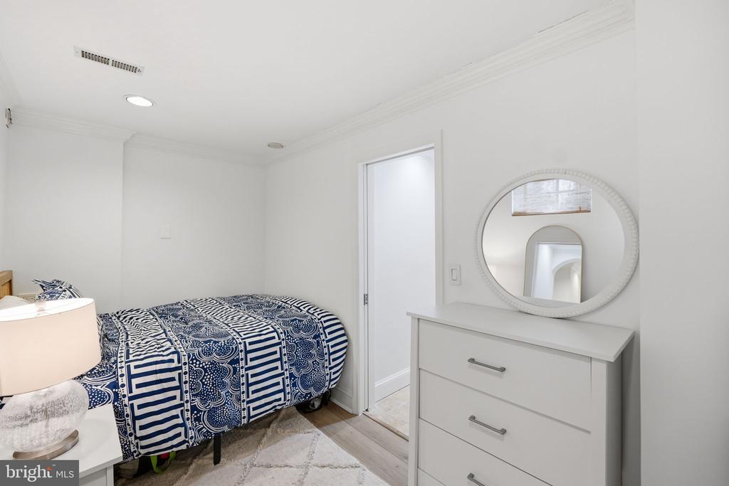 3523 HAMLET PLACE Unit: 501