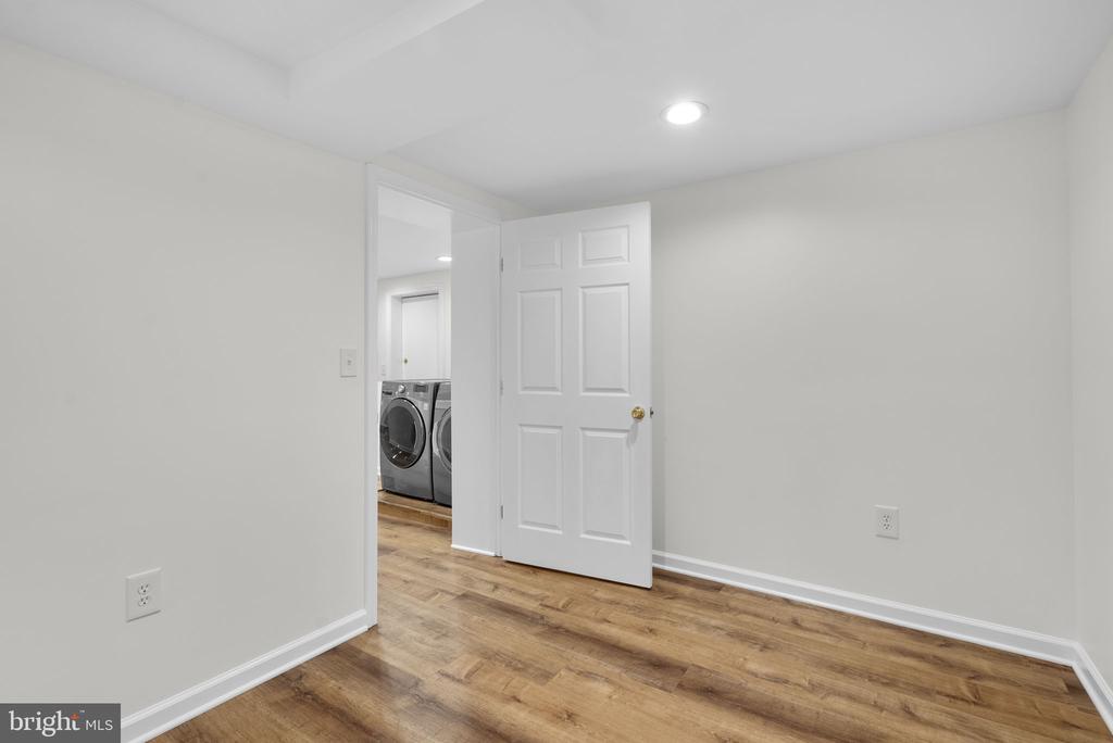 213 LEXINGTON DRIVE