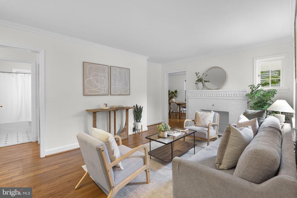 213 LEXINGTON DRIVE