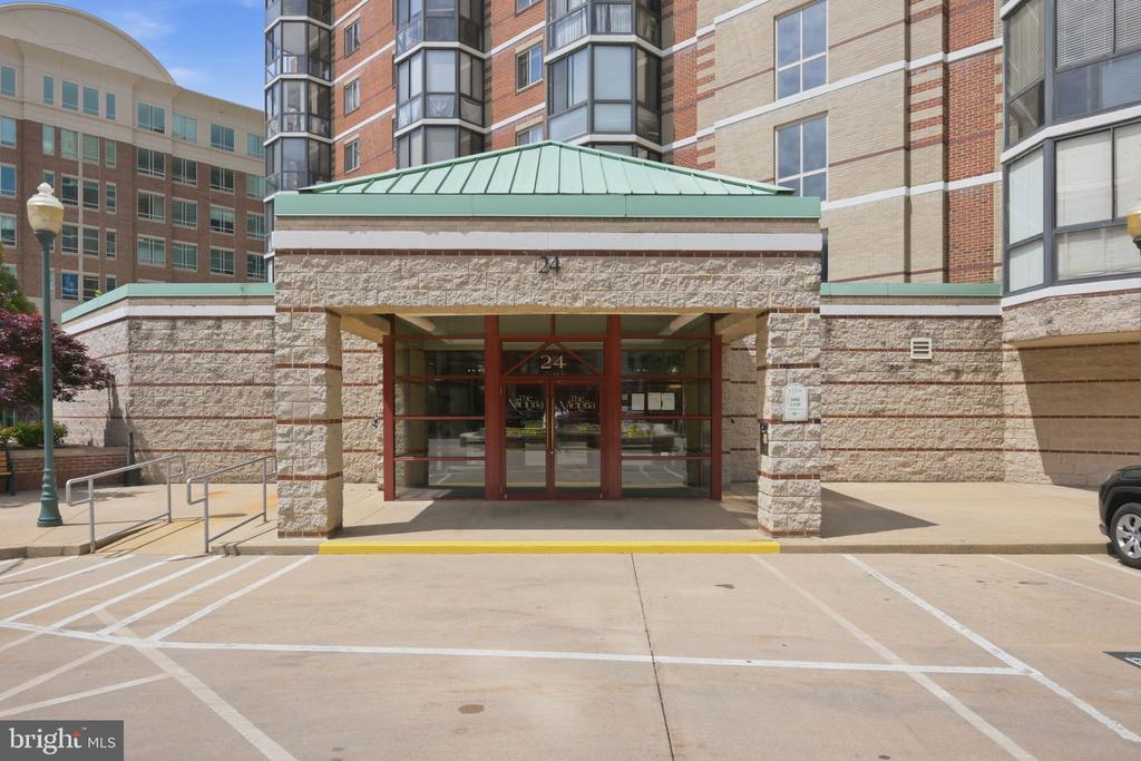 24 COURTHOUSE SQUARE Unit: 603