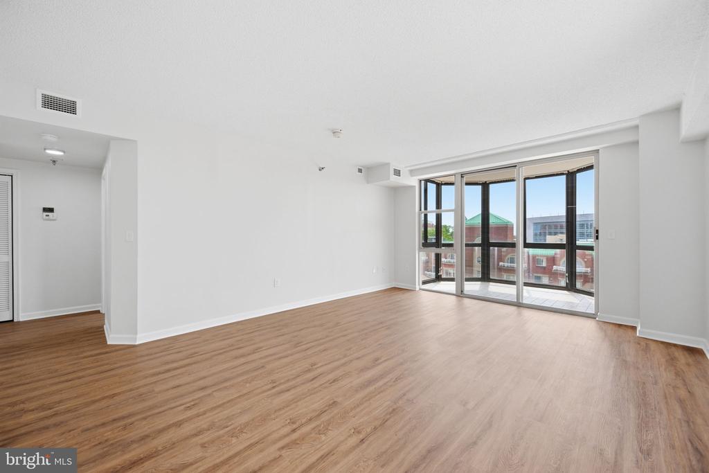 24 COURTHOUSE SQUARE Unit: 603