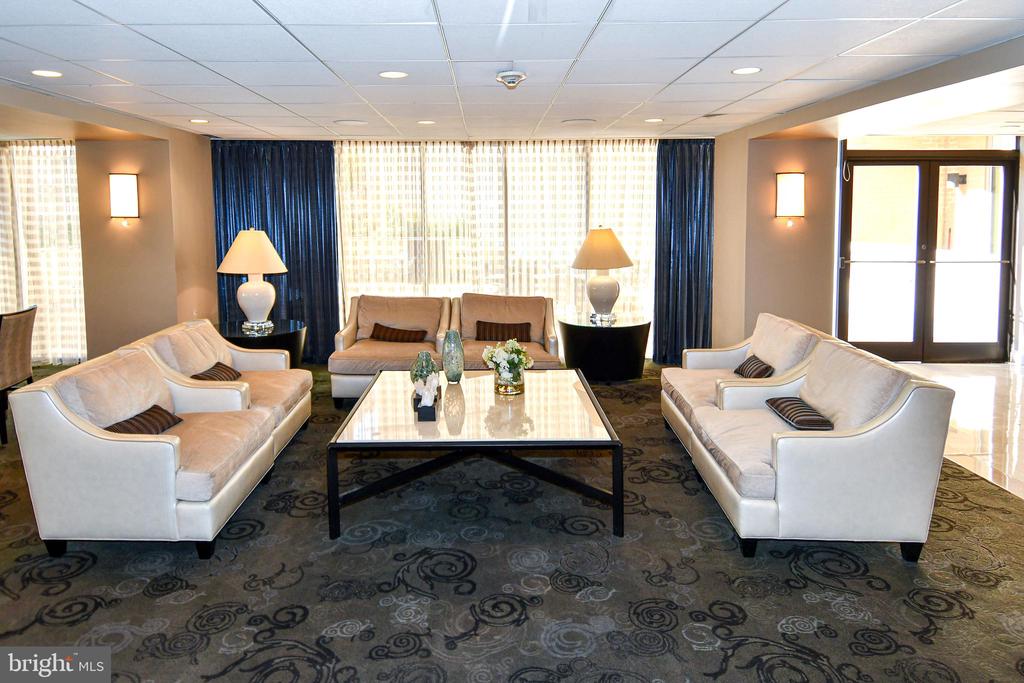 4601 N PARK AVENUE Unit: 1120-V