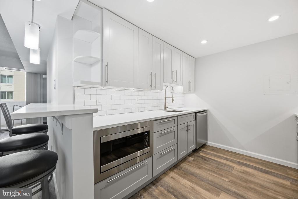 4601 N PARK AVENUE Unit: 1120-V