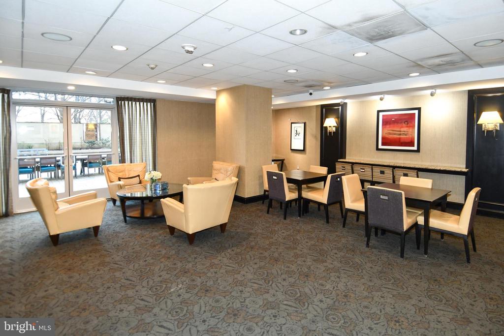 4601 N PARK AVENUE Unit: 1120-V
