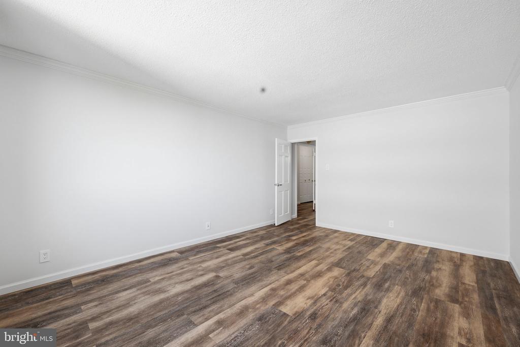 4601 N PARK AVENUE Unit: 1120-V