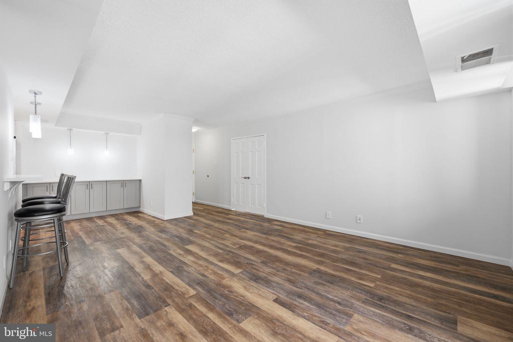 4601 N PARK AVENUE Unit: 1120-V